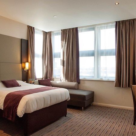 Premier Inn Canterbury City Centre エクステリア 写真