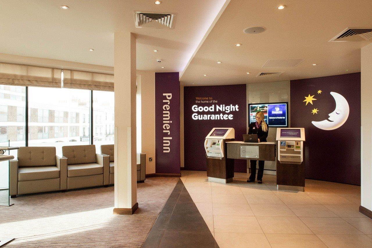 Premier Inn Canterbury City Centre エクステリア 写真